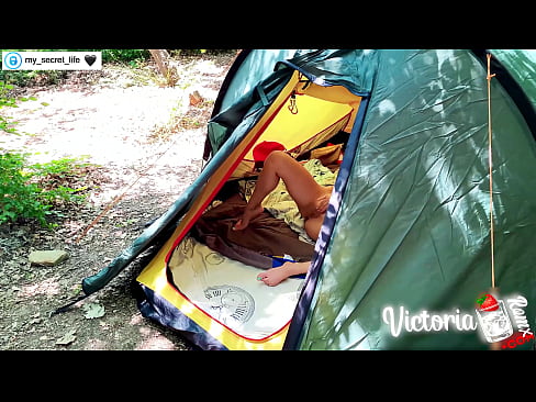 ❤️ Nakuha sa camera Madamdaming haltak off Stranger in a tent ❌ Sex sa tl.assistirhentai.ru ﹏