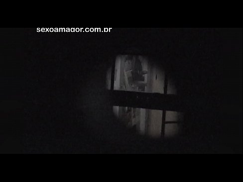 ❤️ Si Blondie ay lihim na nakunan ng video ng isang voyeur ng kapitbahayan na nakatago sa likod ng mga guwang na brick ❌ Sex sa tl.assistirhentai.ru ﹏